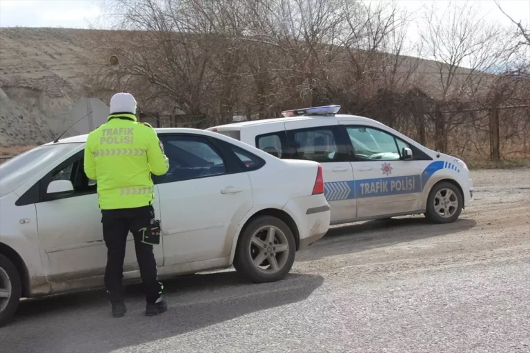 Beypazarı'nda trafik ekiplerinin denetimleri devam etti