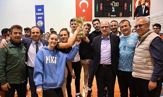 trakya-cup-voleybol-turnuvasinin-sampiyonu-malkaraspor-r9wfdbwi.jpg